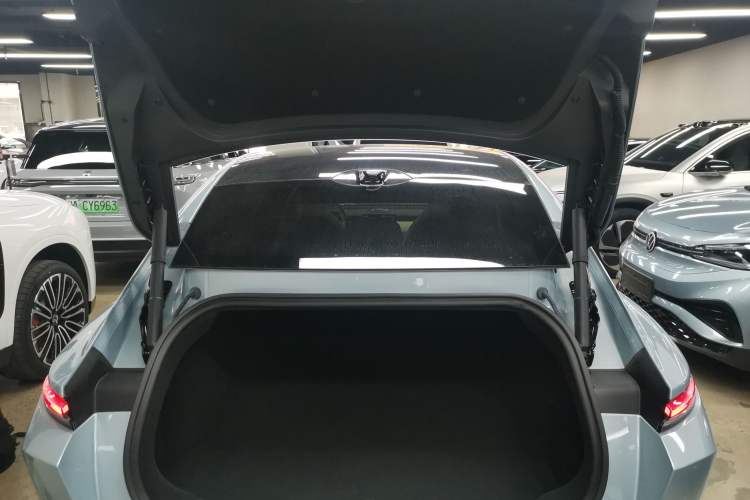 Used Nio ET5 2024 100 kWh
