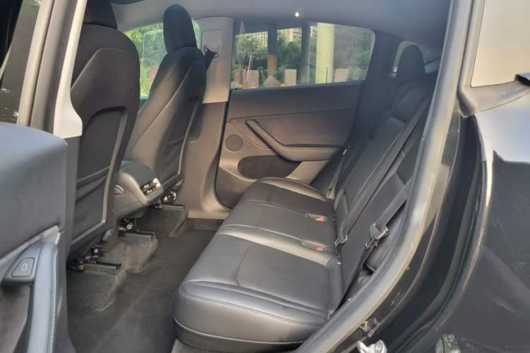 Used Tesla Model Y 2021 Long-Range All-Wheel-Drive Version