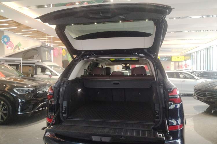 Used BMW X5 2023 xDrive 30Li M Sport Package
