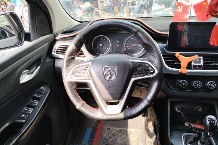 Used Baojun 730 2019 1.5L Manual Fashion Model 7-seater China VI
