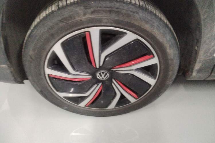 Used Volkswagen Tharu 2024 300TSI Two-Wheel-Drive Moon Luxury Edition