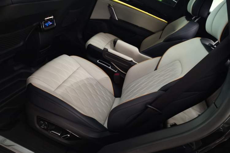 Used BYD Tang New Energy 2022 EV 635 km All-Wheel-Drive Flagship Model
