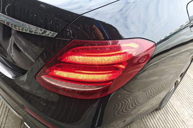 Used Mercedes-Benz E-Class 2019 E 300 L Sporty and Stylish Model
