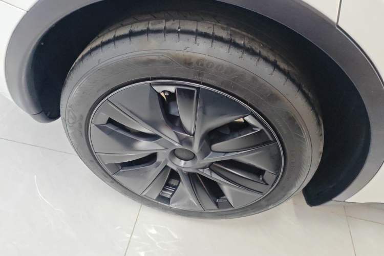 Used Tesla Model Y 2024 Rear-Wheel-Drive Version
