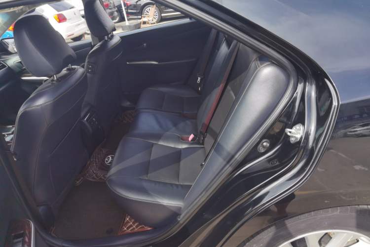 Used Toyota Camry 2016 2.0G 10th Anniversary Leading Edition
