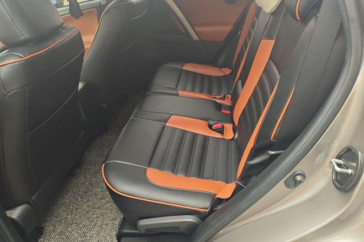 Used Toyota RAV4 2016 2.0L CVT Two-Wheel Drive Fashion Edition China V Standard