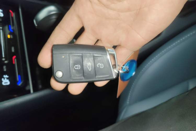 Used Volkswagen Tharu 2024 300TSI Two-Wheel-Drive Moon Luxury Edition