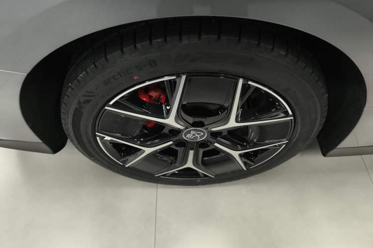 Used BYD Han 2024 DM-i Glory Edition 200KM Flagship Model
