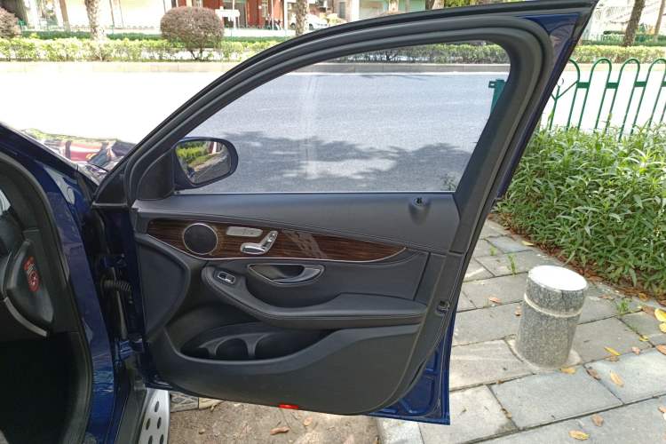 Used Mercedes-Benz GLC 2016 GLC 260 4MATIC Dynamic Edition
