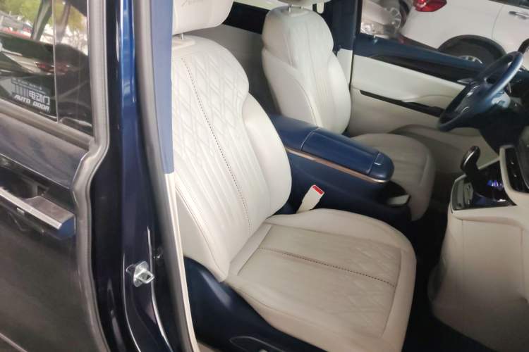 Used Buick GL8 2020 Avenir Avia Four-Seat Luxury Edition