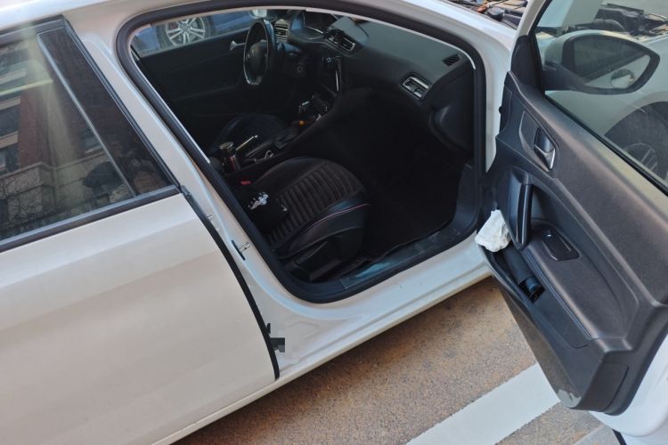 Used Peugeot 308 2016 1.6L Automatic Fashion Edition
