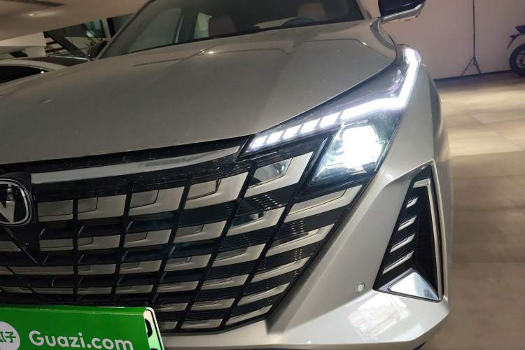 Used Changan UNI-Z New Energy 2024 Blue Whale Smart Electric iDD 125km Excellence Model
