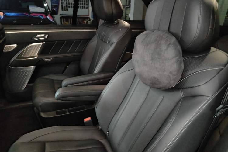 Used ONVO Luxeed L90 2025 Model—Ultra Seven-Seater Version