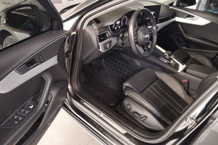 Used Audi A4L 2022 40 TFSI Fashion Dynamic Model
