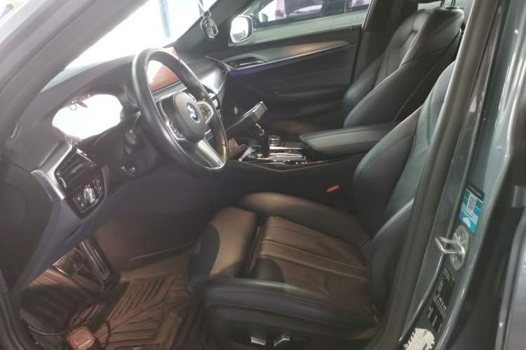 Used BMW 5 Series (Import) 2019 525i M Sport Package
