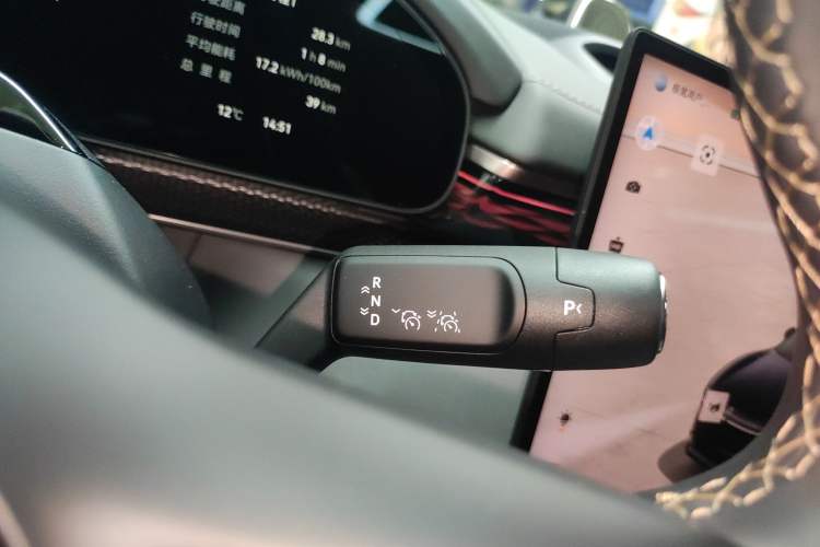 Used Zeekr 7X 2025 100 kWh Long-Range Rear-Wheel Drive with Intelligent Driving Features