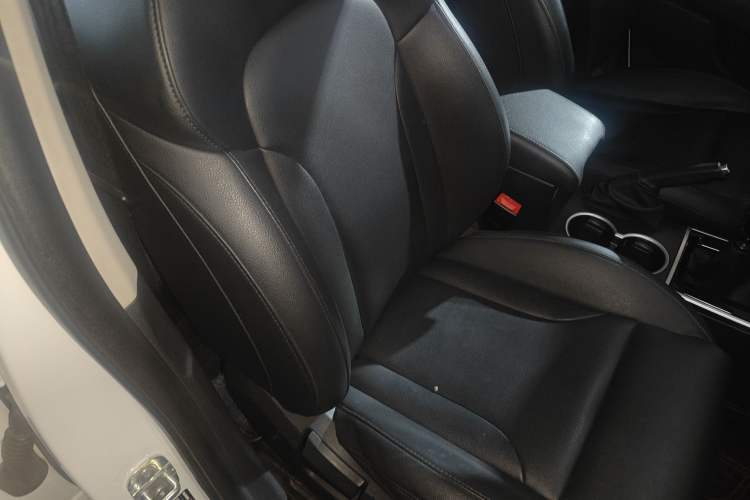 Used Haval H2 2016 Red Label 1.5T Manual Two-Wheel Drive Elite Model
