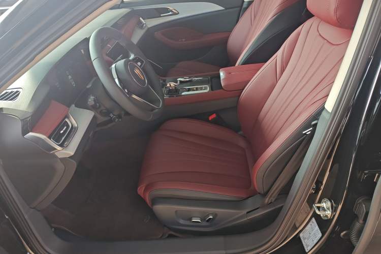 Used Hongqi H5 2025 2.0T Automatic Flag Edition – 500 000 Units Commemorative Version