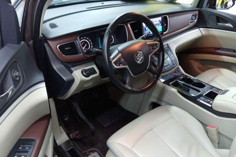 Used Buick GL8 2018 28T Luxury Model China VI Standard