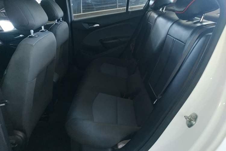 Used Chevrolet Cruze 2017 1.5L Automatic Pioneer Sunroof Edition
