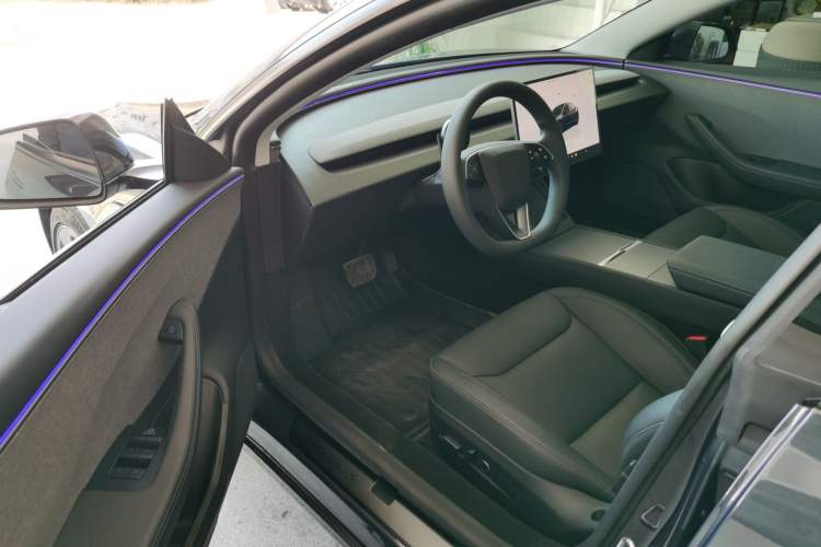 Used Tesla Model 3 2025 Rear-Wheel-Drive Version
