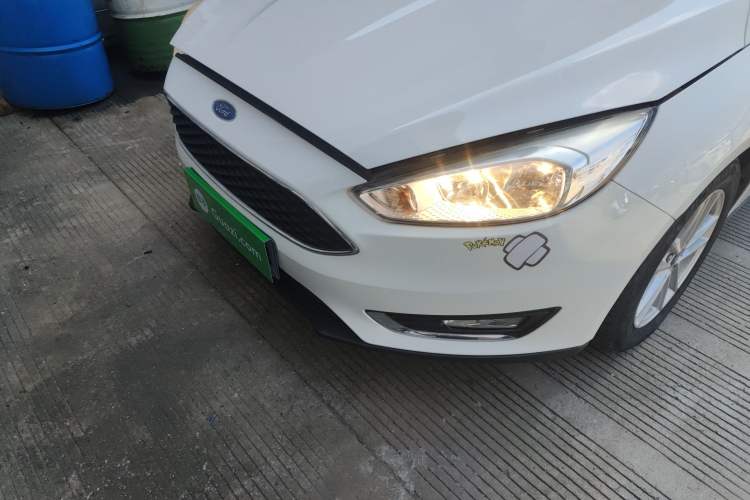 Used Ford Focus 2015 Hatchback 1.6L Automatic Fashion Edition
