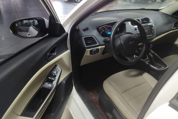 Used Ford Escort 2017 Revised Version 1.5L Automatic Comfort Edition
