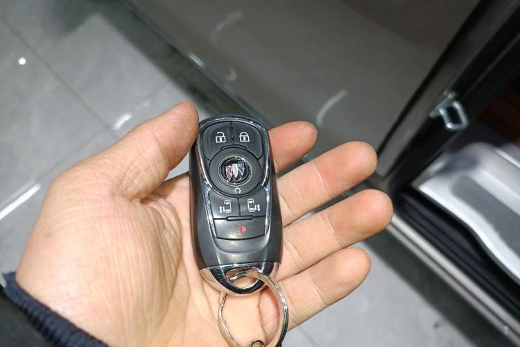 Used Buick GL8 2023 ES Lu Zun Deluxe Model
