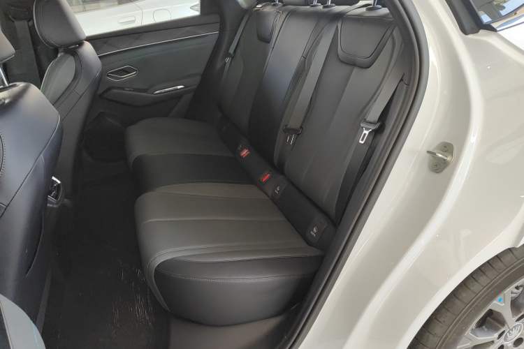 Used BYD Qin L 2025 DM-i Smart Drive 80KM Leading Model