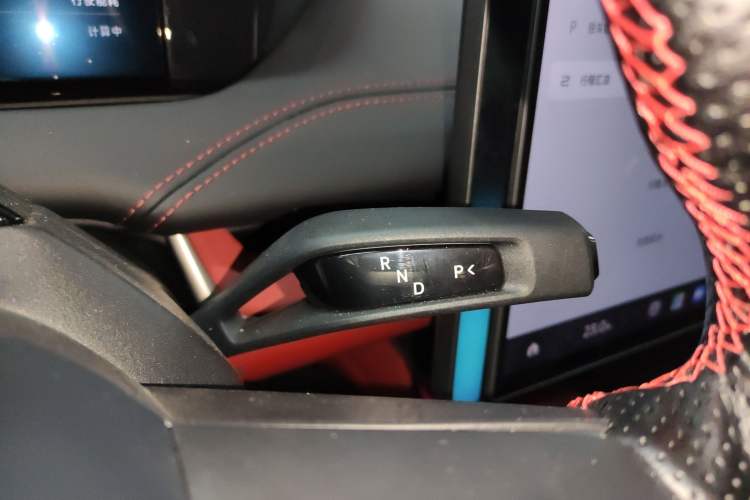 Used Xiaomi Auto SU7 2024 Four-Wheel Drive Ultra-Long Range Advanced Intelligent Driving Max Edition
