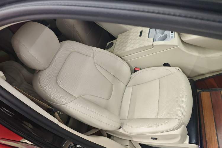 Used Mercedes-Benz V-Class 2018 V 260 Avantgarde Edition China VI
