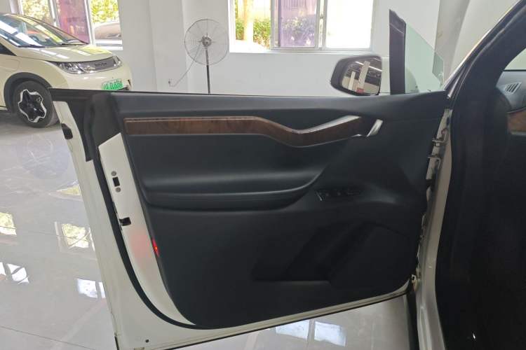 Used Tesla Model X 2019 Long-Range Version
