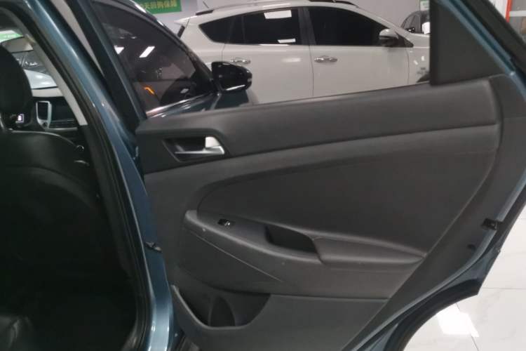 Used Hyundai Tucson 2015 1.6T Dual-Clutch Two-Wheel-Drive Smart Model
