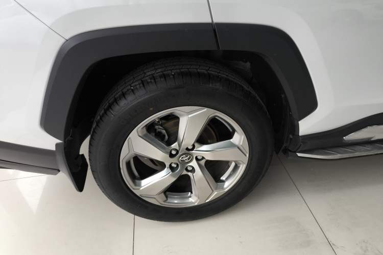 Used Toyota RAV4 2021 2.0L CVT Two-Wheel Drive Fashion PLUS Edition
