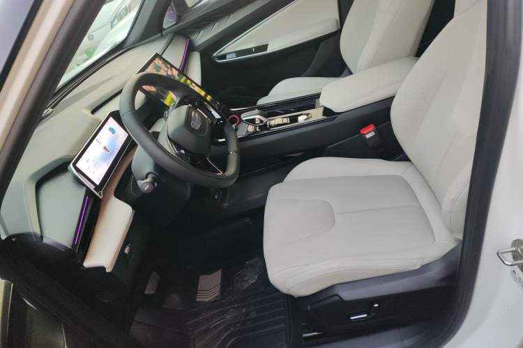 Used Geely Auto Emgrand X7 Sport 2023 Boyue COOL 1.5TD ZhiZun Edition
