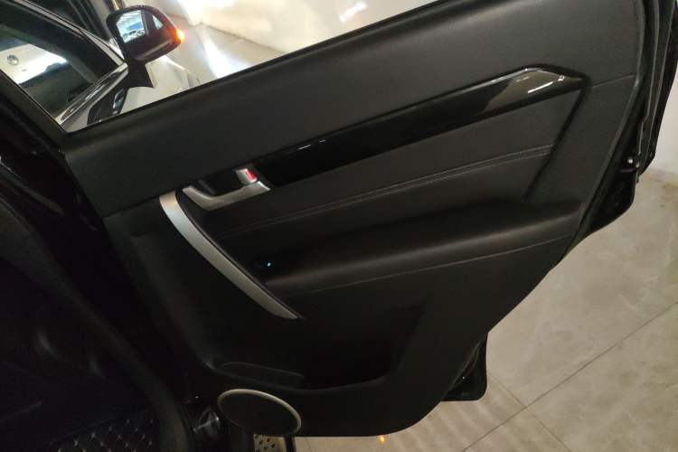 Used Chevrolet Captiva 2014 2.4L Two-Wheel Drive Urban Version 7 Seats
