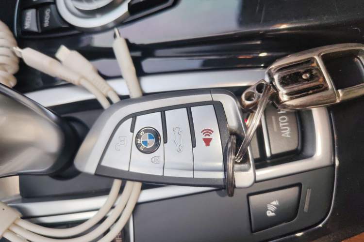 Used BMW 5 Series 2017 520Li Elegant Edition
