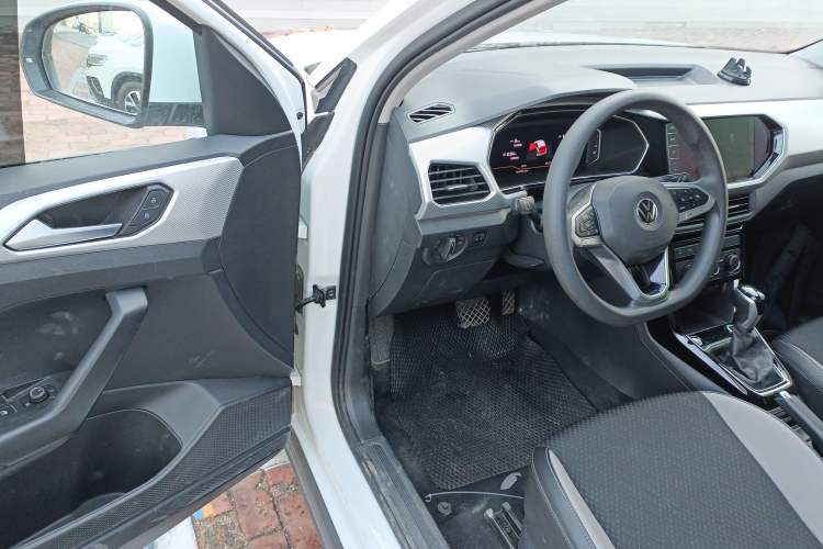 Used Volkswagen Tacqua 2023 200TSI DSG Joy-Connect Edition
