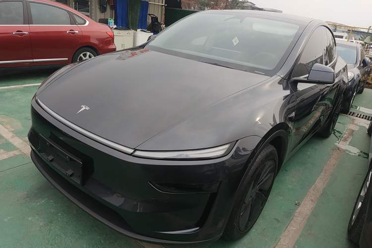 Used Tesla Model Y 2025 Rear-Wheel-Drive Version