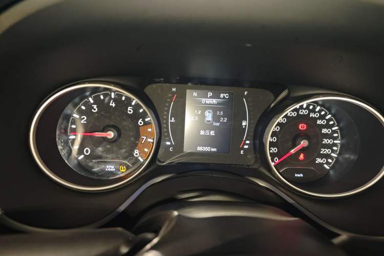 Used  Compass 2017 200T Automatic Enjoyment Version
