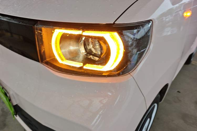 Used Wuling Hongguang MINIEV 2021 Macaron Premium Model – Lithium-NMC
