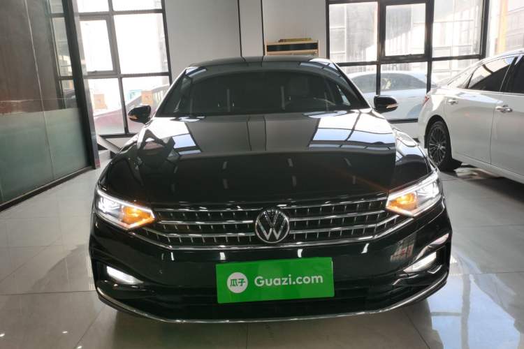 Used Volkswagen Magotan 2023 2 Million Units Limited Edition 330TSI DSG Leading Version
