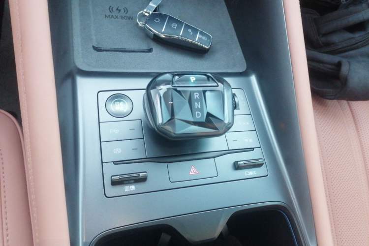 Used BYD Song L EV 2025 Intelligent Driving Version 662 km LiDAR Excellence Edition
