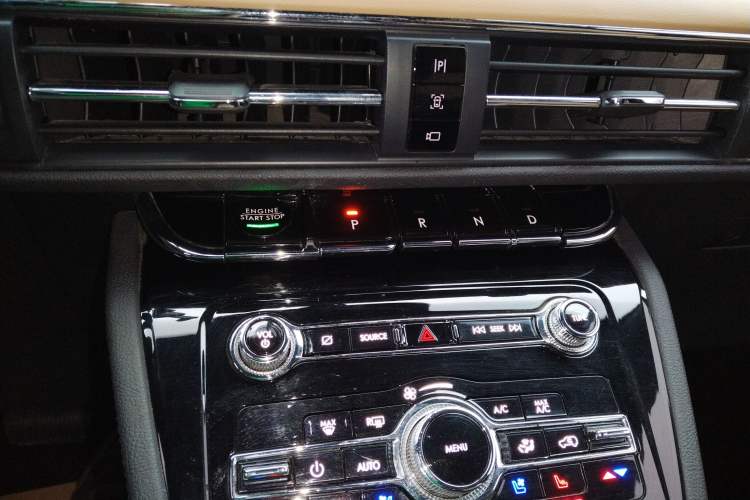 Used Lincoln Corsair 2020 2.0T Two-Wheel Drive Luxury Edition