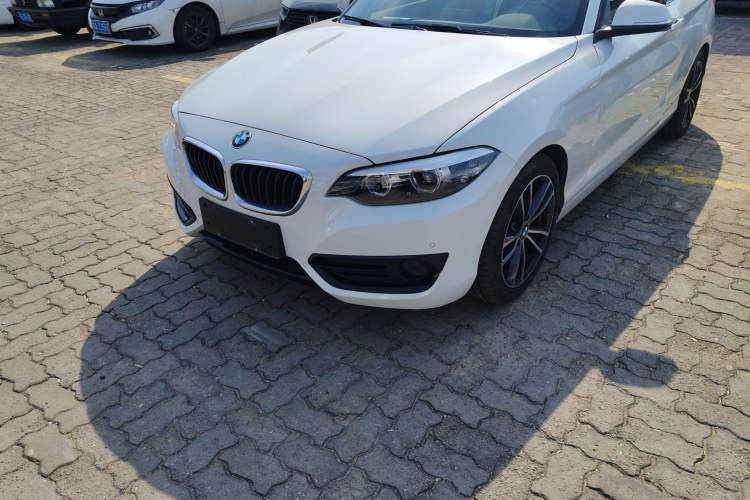 Used BMW 2 Series 2018 220i Convertible Coupe Sports Design Package
