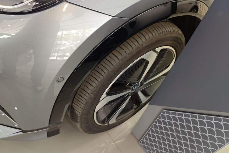 Used BYD Song L EV 2025 662 km Advanced Intelligent Driving Version
