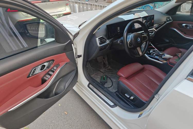 Used BMW i3 2022 eDrive 35 L
