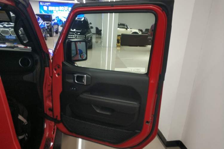 Used  Gladiator 2022 3.6L Pioneer Edition
