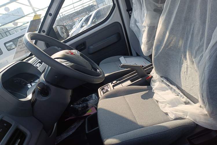 Used Wuling Yangguang 
