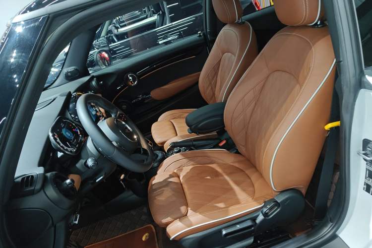 Used  MINI 2023 Updated 2.0T COOPER S Artist
